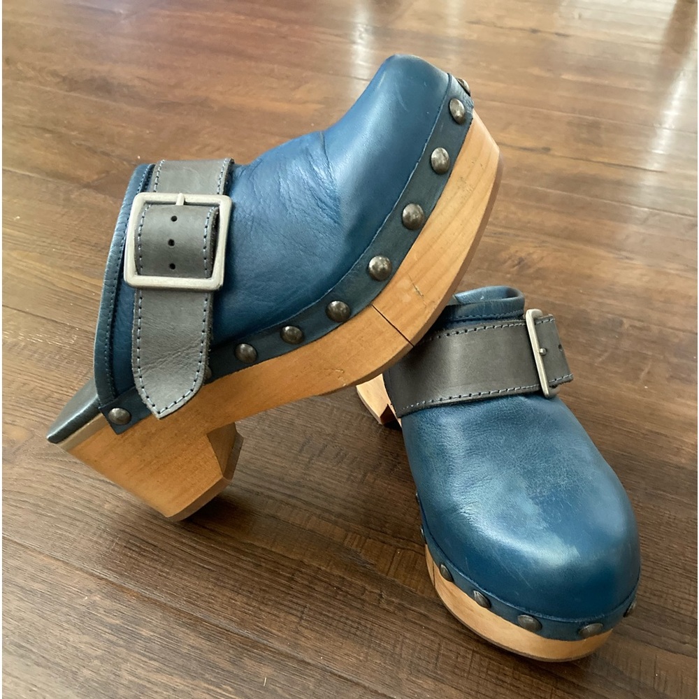 FREE PEOPLE DISTRESSED BLUE CULVER CITY CLOGS SIZE 37